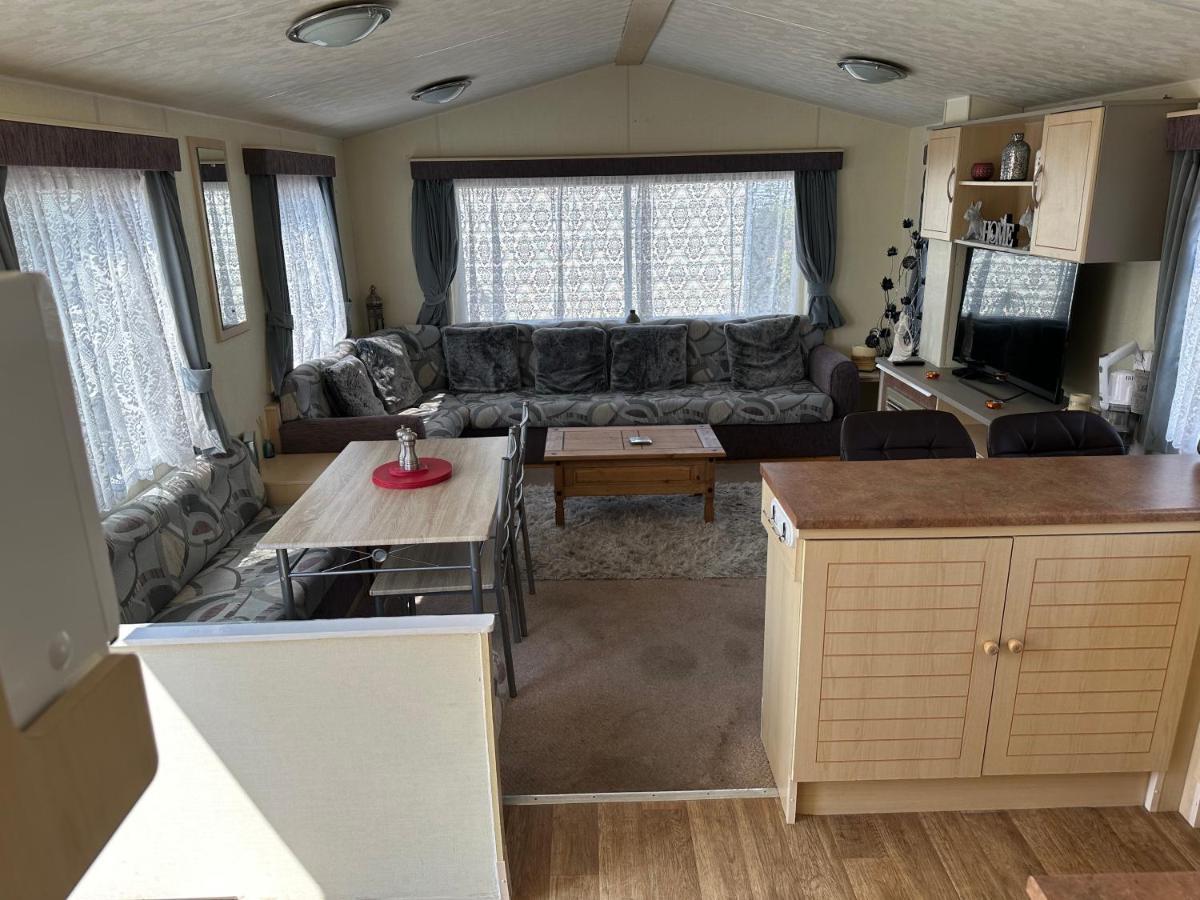 Caravan To Hire Lyon'S Robin Hood 拉尔 外观 照片