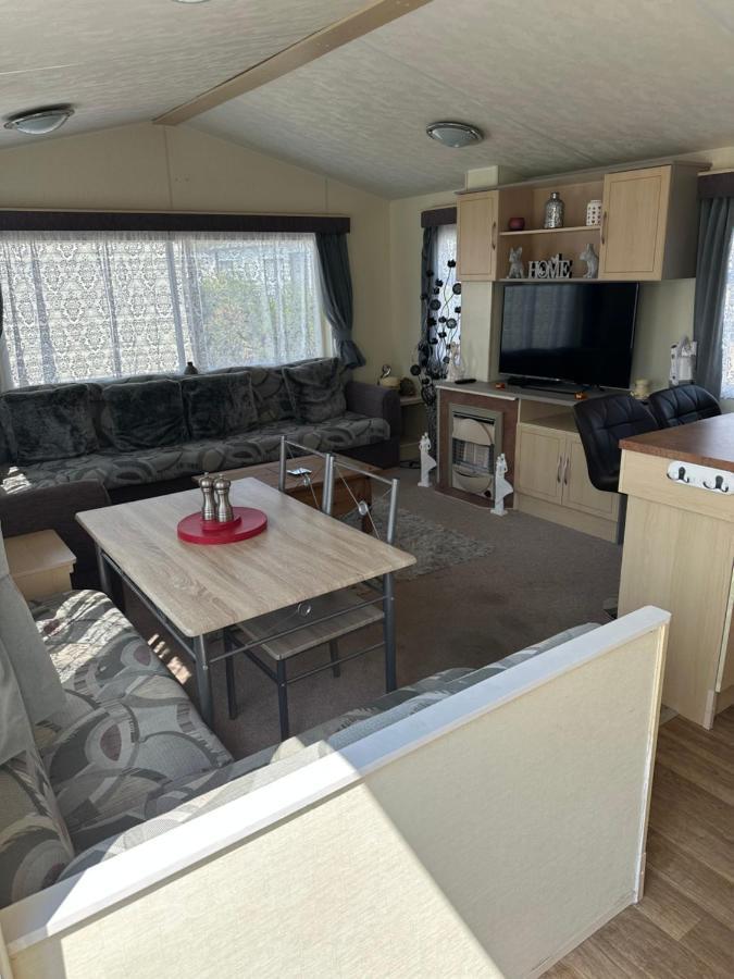 Caravan To Hire Lyon'S Robin Hood 拉尔 外观 照片