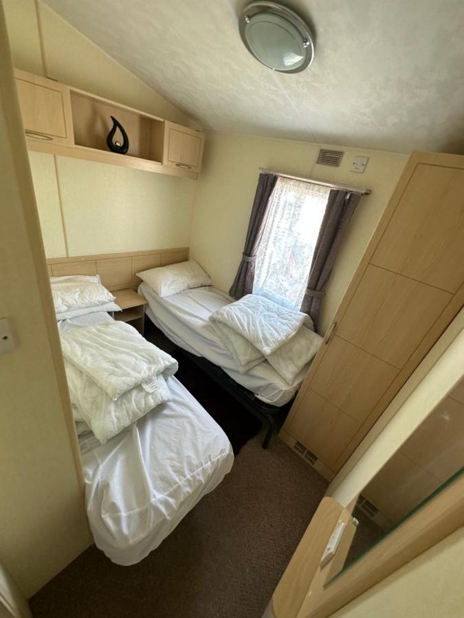 Caravan To Hire Lyon'S Robin Hood 拉尔 外观 照片